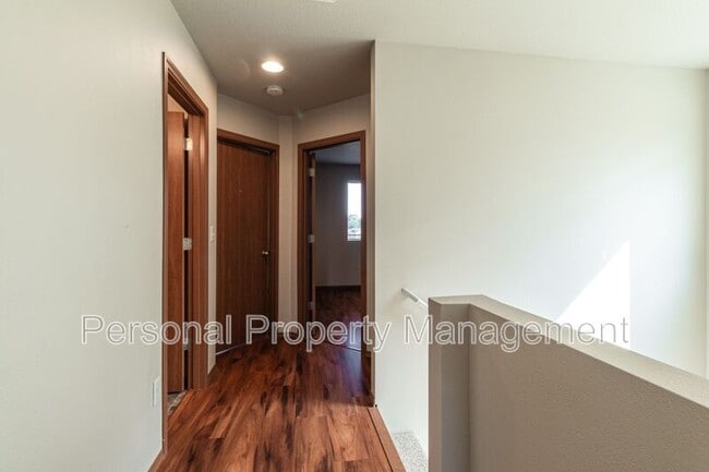 Building Photo - 3604 NE 81st Cir