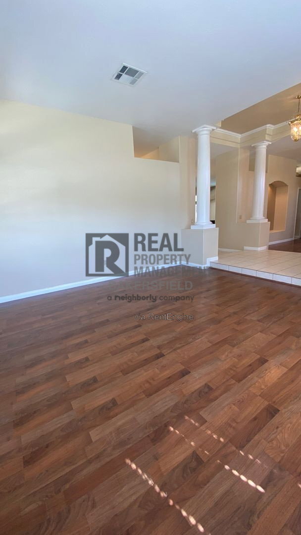 Building Photo - 10916 Stony Point Dr