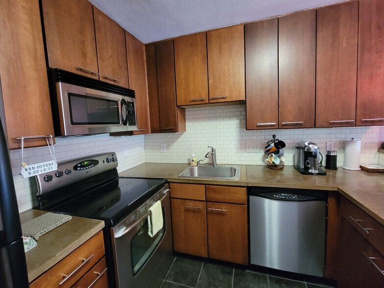 Building Photo - 1231 N Downing St