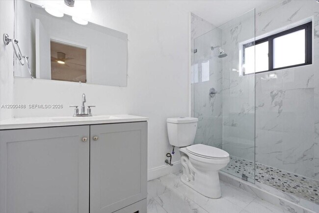 Building Photo - 3522 SW 25th St