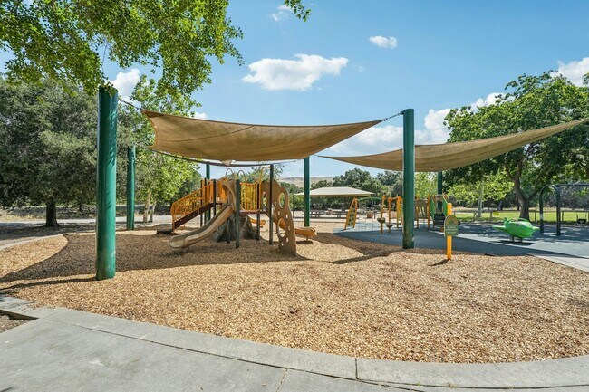 Building Photo - 7011 Rodling Dr