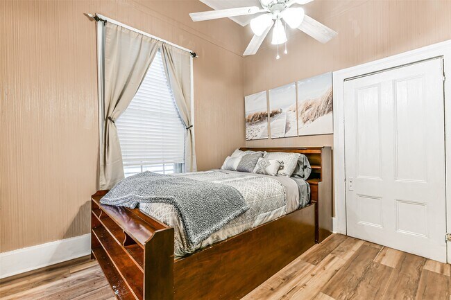 Building Photo - 1421 Winnie St