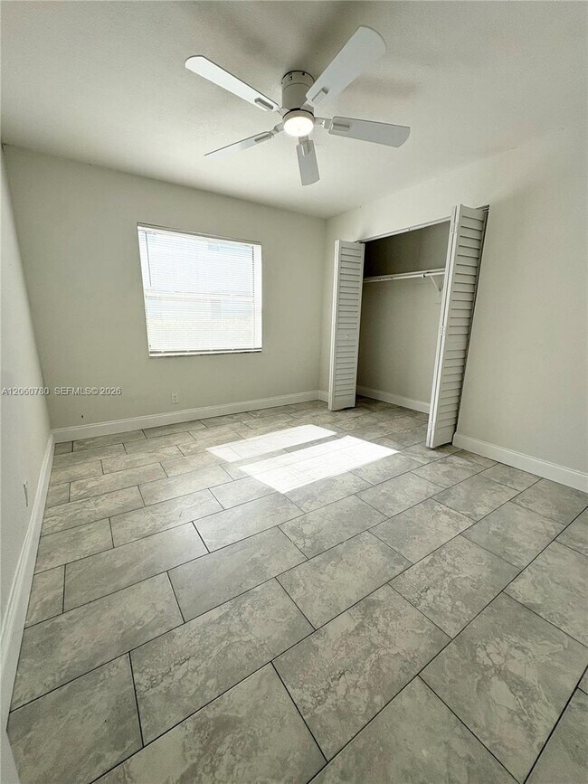 Building Photo - 4119 Woodside Dr