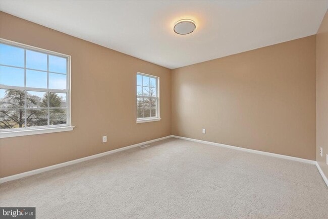 Building Photo - 306 Manor Ln