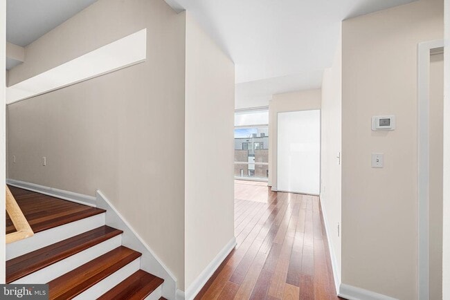 Building Photo - 22 S Front St