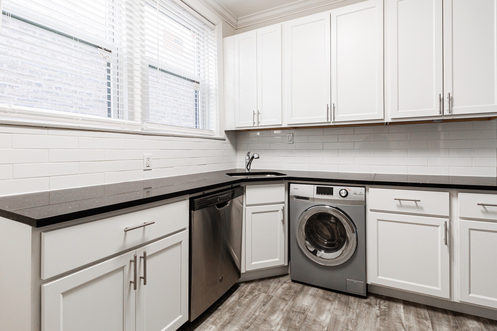 Building Photo - 1124 Maple Ave