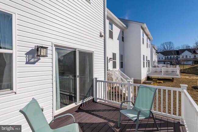 Building Photo - 204 Wynstone Ct