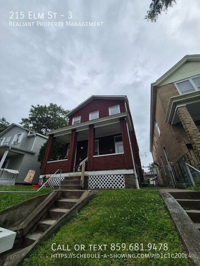 Building Photo - 215 Elm St