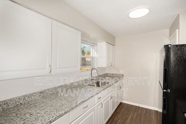 Building Photo - 359 Castlewood Ave