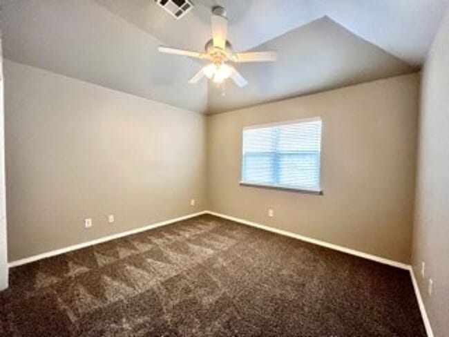 Building Photo - Spacious 3-Bed, 2.5-Bath Fourplex with Gar...