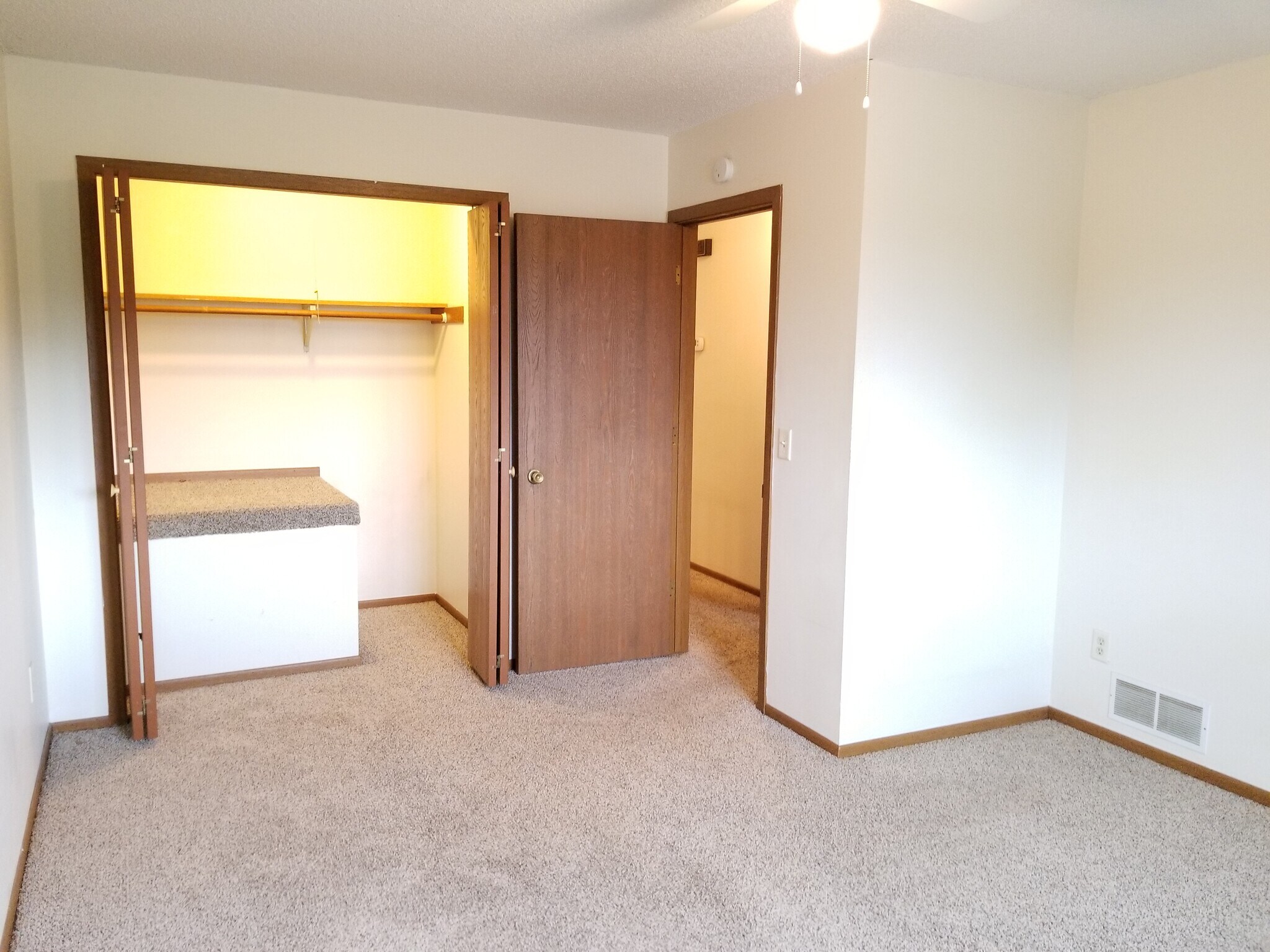 Building Photo - 220 Leighton Dr