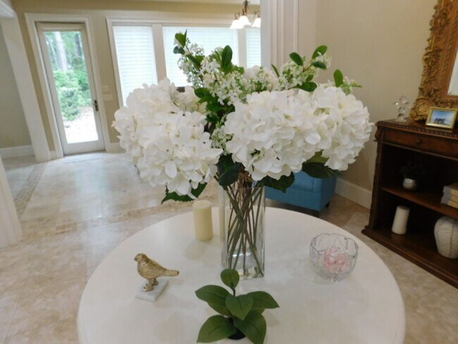 Building Photo - Beautiful Home Located In Indigo Run