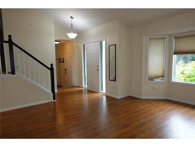 Building Photo - 4602 Pierce St NE