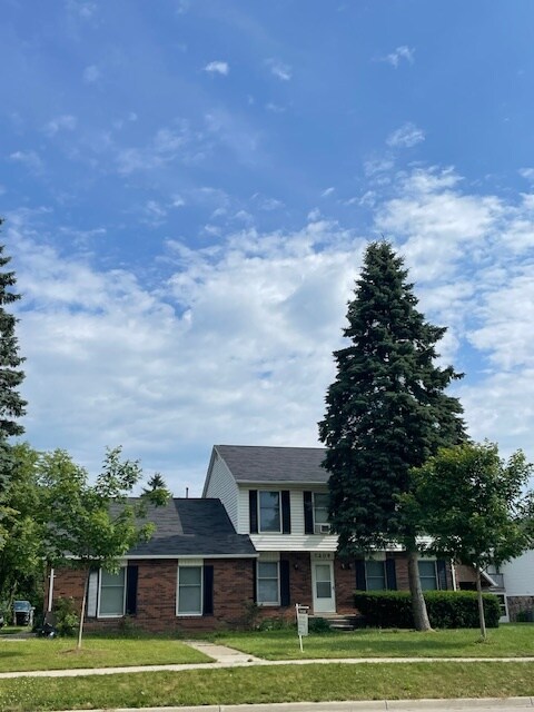 Building Photo - 7209 Main St