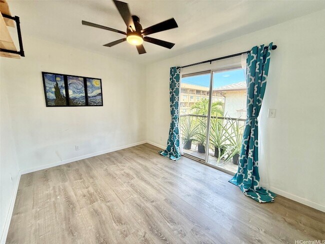 Building Photo - 68-077 Au Street Unit 3C