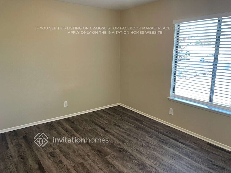 Building Photo - 962 W Mellon Ct