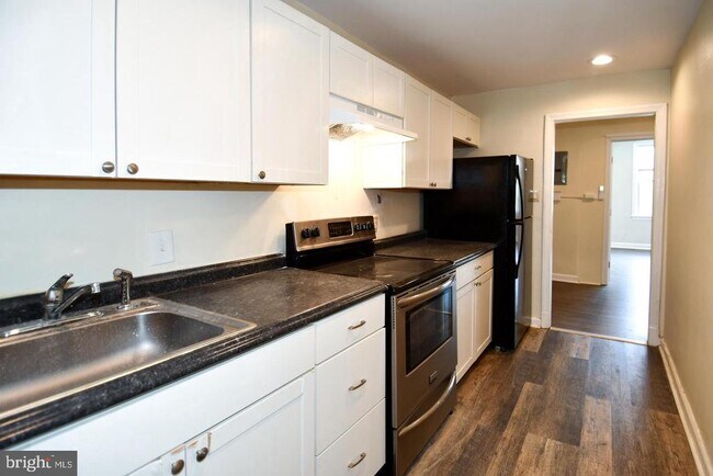 Building Photo - 1314 Downing Pl NE