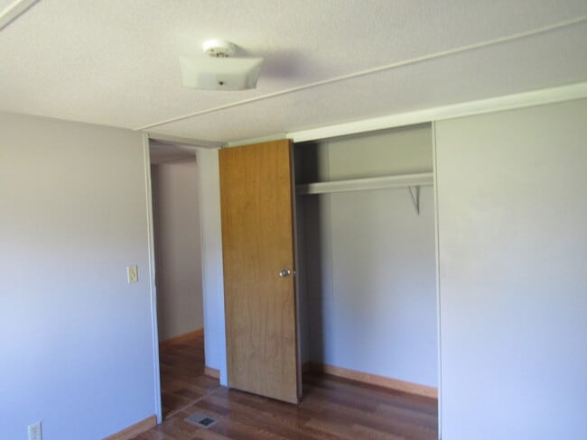 Building Photo - 104 Herald Pl