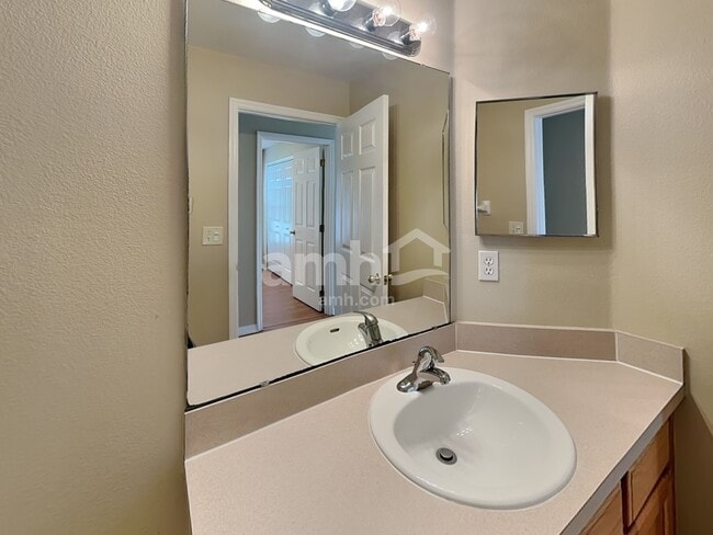 Building Photo - 12131 Woodglen Cir