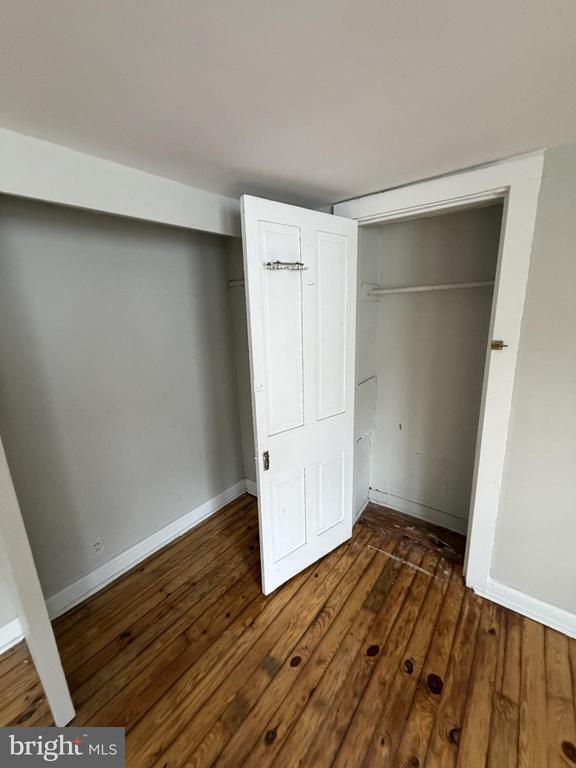 Building Photo - 190 7th St