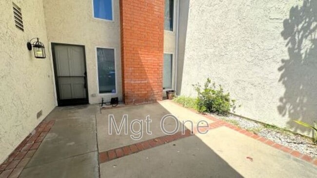 Building Photo - 5176 Piccadilly Cir