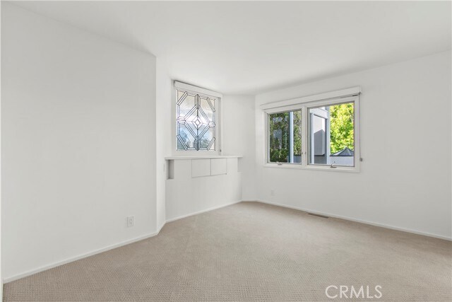 Building Photo - 2 Inverness Ln