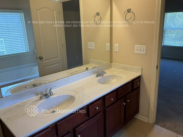 Building Photo - 3600 Brookhollow Dr