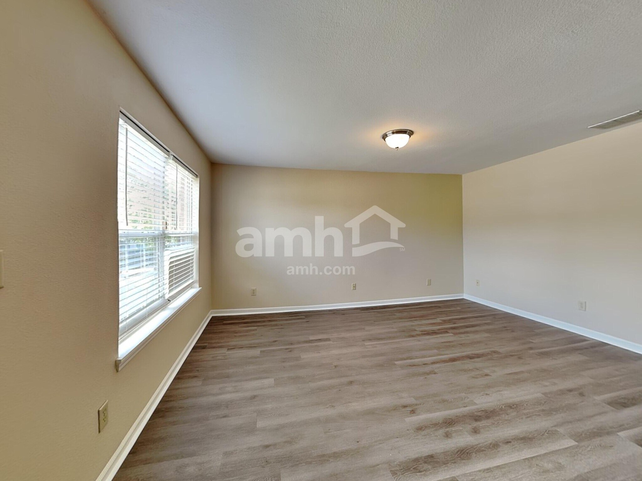 Building Photo - 12693 Glengary Dr