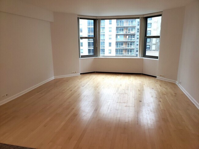 Building Photo - 535 N Michigan Ave