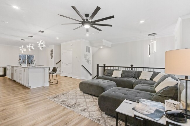 Building Photo - Spacious 3BR Townhome in Bryans Road