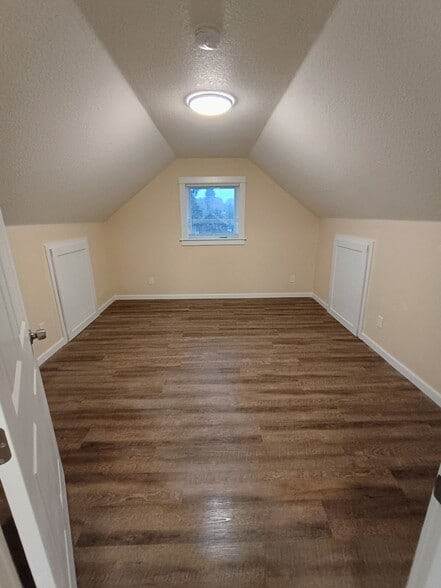 Building Photo - 642 Weed Ave