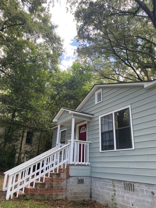 Building Photo - 1501 Proctor St