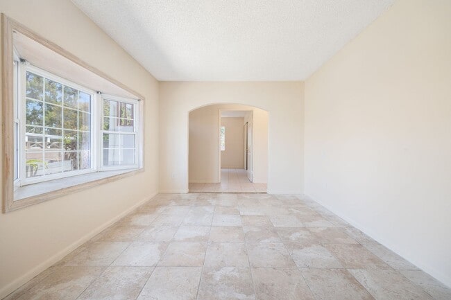Building Photo - Attached 3-Bedroom Home with Spacious Yard...