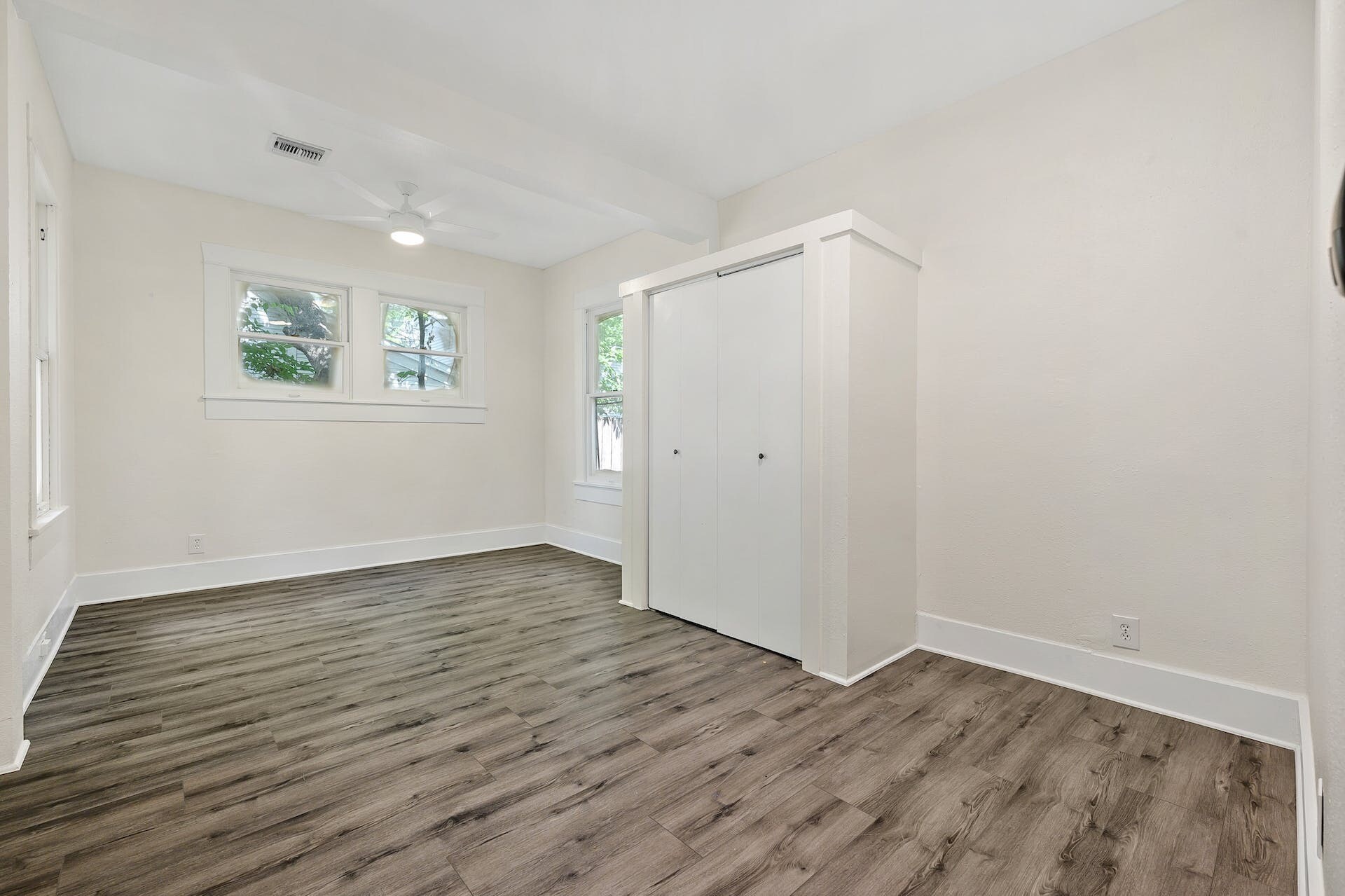 Building Photo - 610 W 35th St