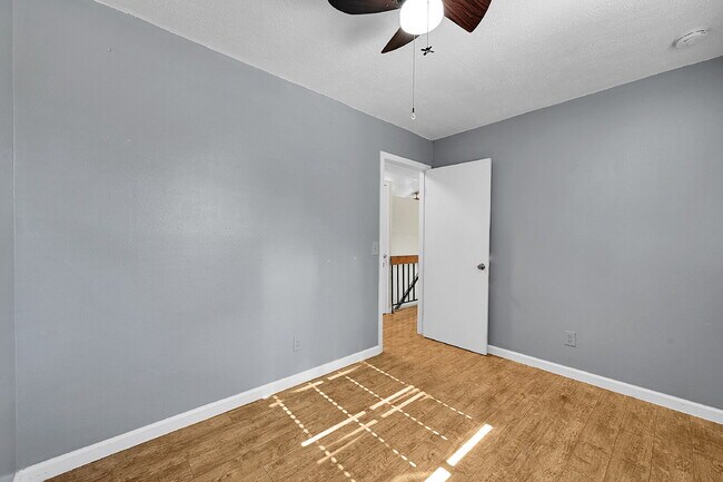 Building Photo - $1,945.00, 4-bed, 2-bath located in Colora...