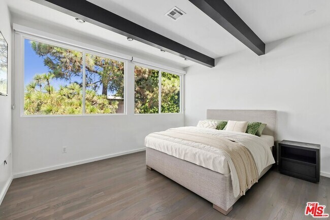 Building Photo - 2235 Gloaming Way