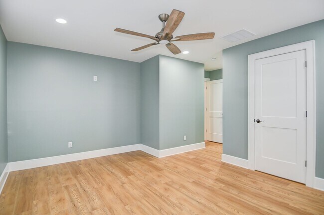 Building Photo - FOR RENT VIRGINIA BEACH