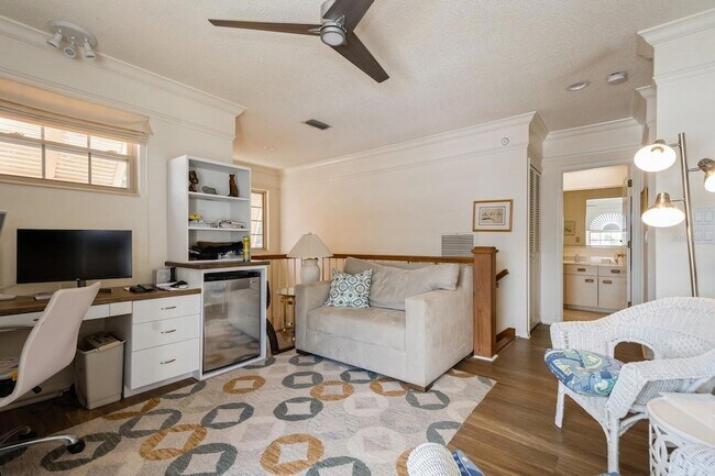 Building Photo - 1195 Coquille St