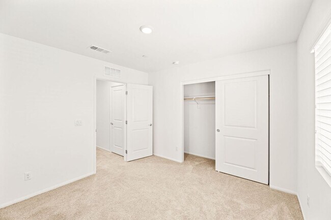 Building Photo - 28357 Cats Claw Dr