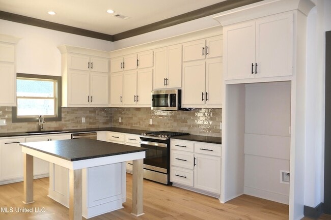 Building Photo - 317 Willow Wy