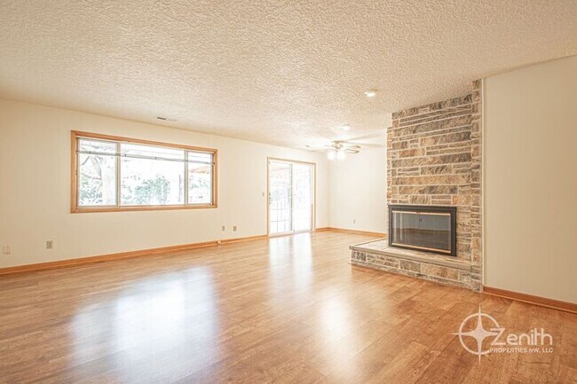Building Photo - 6509 Louisiana Dr