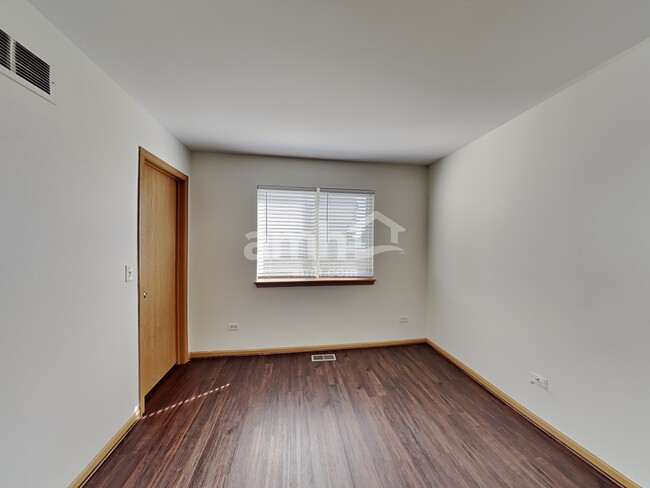 Building Photo - 20501 Kingsbrook Drive