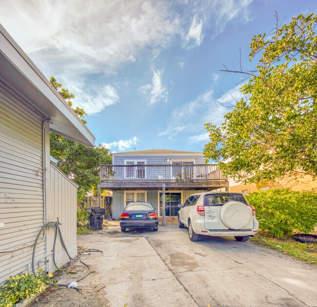 Building Photo - 505 S J St