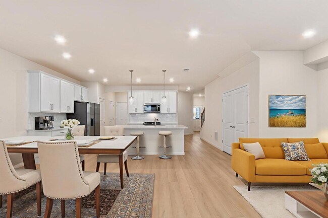 Building Photo - 660 Switchgrass Wy