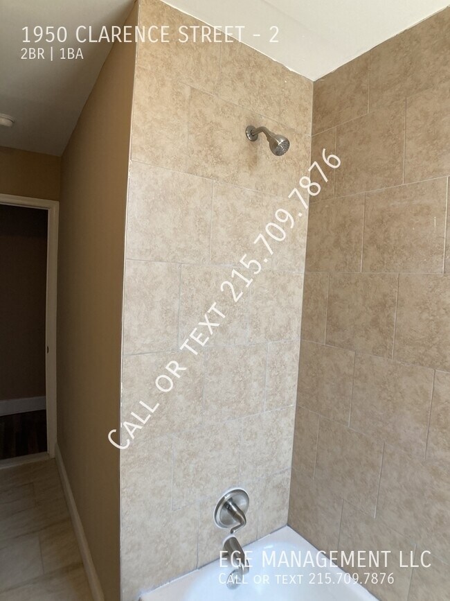 Building Photo - 1950 Clarence St