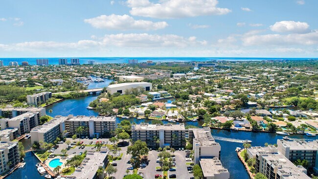 Building Photo - 14 Royal Palm Way