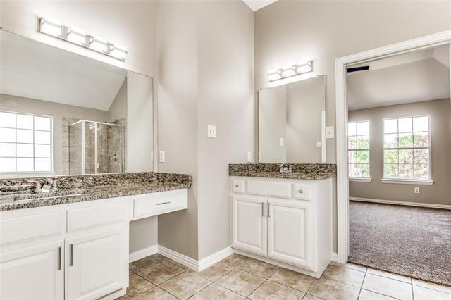 Building Photo - 15704 Grove Crest Dr