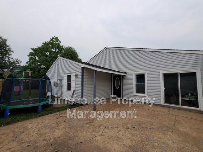 Building Photo - 4253 Longwood Rd