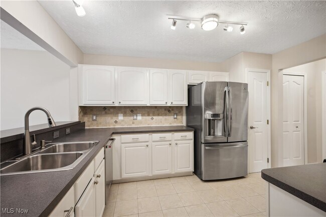 Building Photo - 29433 Hummingbird Cir