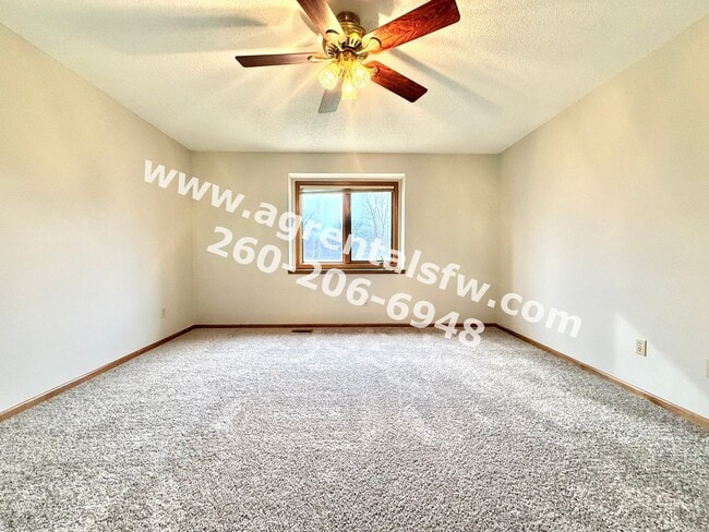 Building Photo - 3 Bedroom House